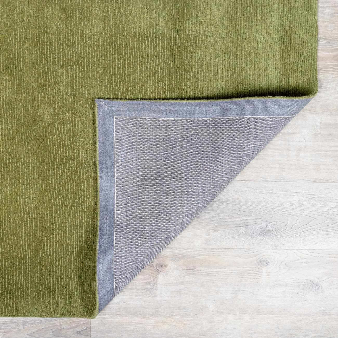 Brockton Solid Green Hand Loomed Wool Area Rug