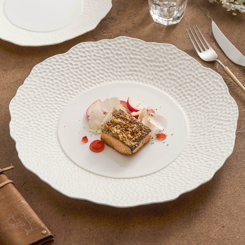 Textured Ceramic Dinner Plate – High-Temperature Heat-Resistant Tableware