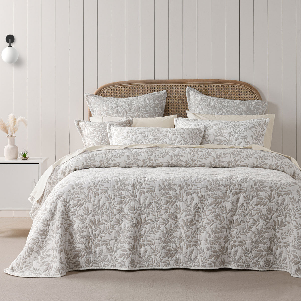 NNEDSZ Bianca Ameila Stone Jacquard Quilted Foliage Bedspread Set King