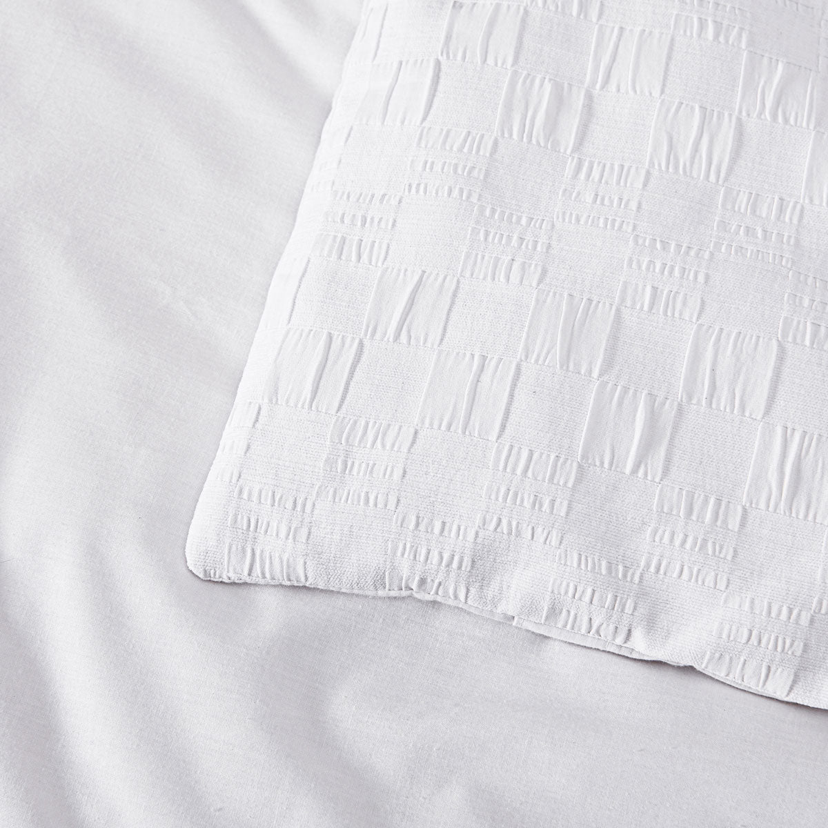 NNEDSZ Bianca Cosmo White Soft Chenille Geometric Quilt Cover Set King