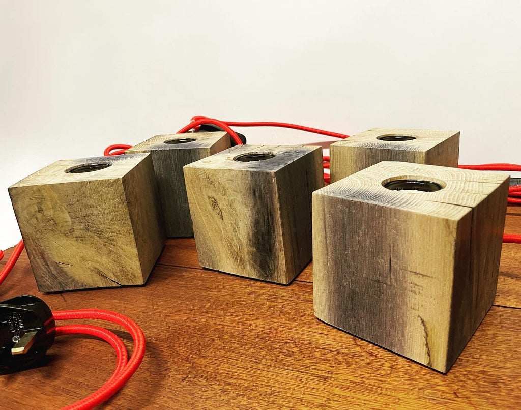 Mini oak cube lamp